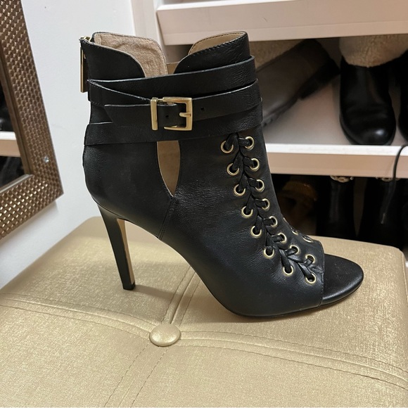 COPY - Open toe Bcbg booties - Picture 2 of 3